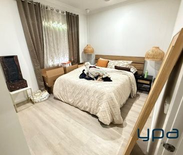 A Park-Facing Residence Offering Space and Elegance !! - Photo 4