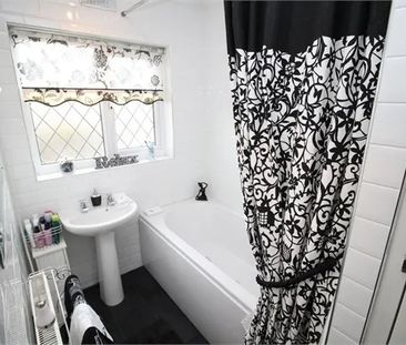 4 Bed Terraced House, Sandringham Road, IG11 - Photo 5