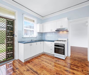 Spacious Family Home ** Available 03/04/26 ** - Photo 2