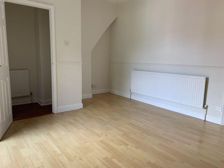 4 bedroom terraced house to rent - Photo 4