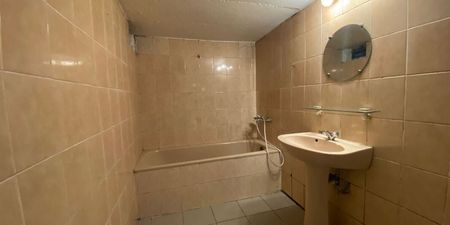 Eengezinswoning te huur in Péruwelz voor € 640 met 2 slaapkamers - Photo 3