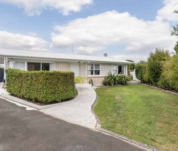 Renovated three bedroom home - Photo 4