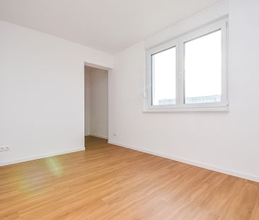 KOMFORTABEL WOHNEN - MIT AUFZUG, BALKON, FUSSBODENHEIZUNG UND EINBA... - Photo 3