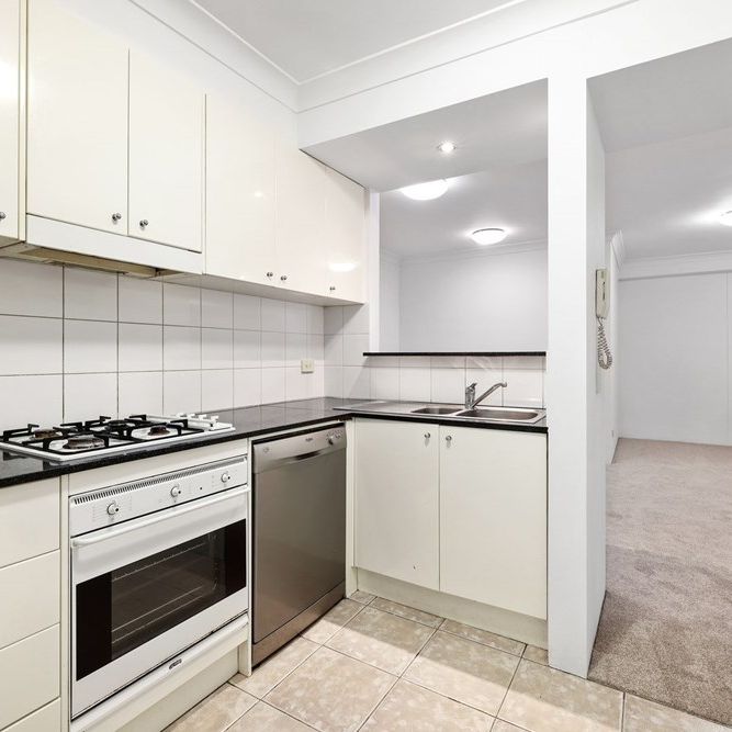 2-bedroom shared unit, Murray Street - Photo 1