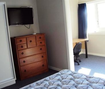 Furnished City Room – Available Now! - Photo 2