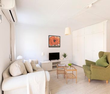 Stylish Two-Bedroom Apartment in Nou Barris - Photo 6