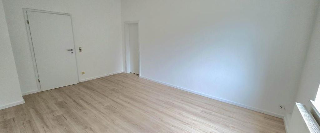 Schicke 3-Zimmer-Dachgeschosswohnung in zentraler Lage von Stollberg! - Foto 1