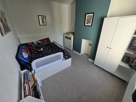 Terraced House to rent on - Photo 4