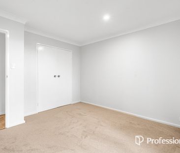 Beautifully Renovated Family Home in Peaceful Cul-de-Sac - Photo 6