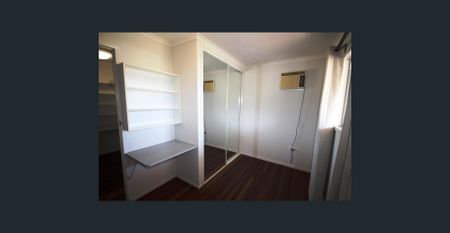 Large 5 bedroom home with amazing views. - Photo 4