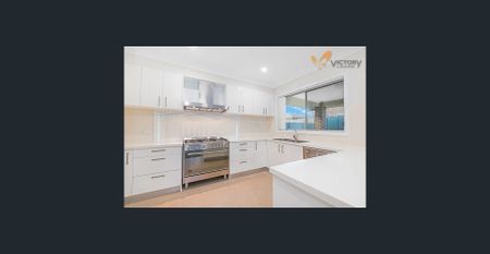 4 Bedroom Family House for rent in Schofields - Photo 5