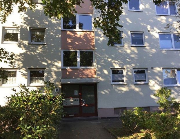 Renovierte 3-Zimmer Wohnung mit Balkon wartet auf nette Familie! - Photo 1