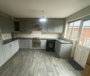 Town house to rent on - Photo 4