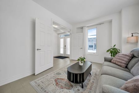 For Lease - 171 Great Falls Boulevard, Hamilton, Ontario - Photo 2