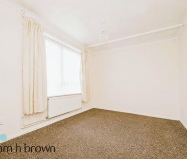 Epping Close - Photo 2