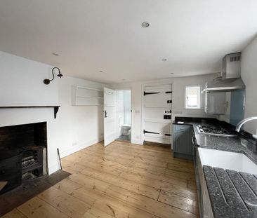 2 bedroom semi-detached house to rent - Photo 6