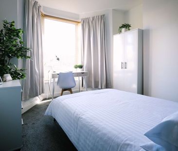 Outstanding 6 Bedroom home located on Bowerham Room 5 - Photo 4