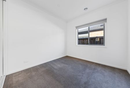 The perfect family lifestyle, with all key amenities right at your doorstep. - Photo 5