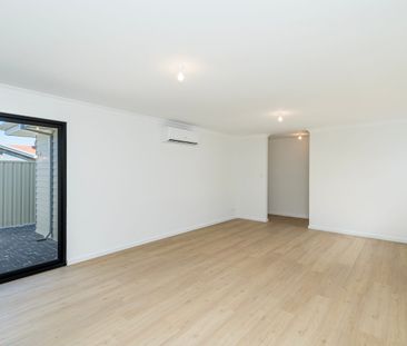Modern, Stylish & Low Maintenance! - Photo 2
