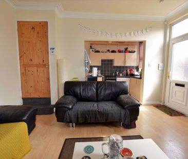 4 bedroom House in Lumley Place, Burley - Photo 1