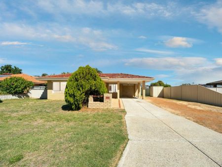 Spacious, Fully Renovated 4-Bedroom, 2-Bathroom Home in a Prime Location - Photo 4