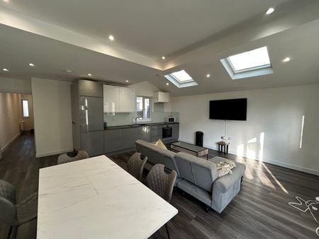 3 Bed Flat, Mount Road, NW4 - Photo 2