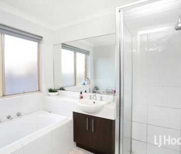2 Dexter Grove, Point Cook VIC, Belconnen - Photo 6