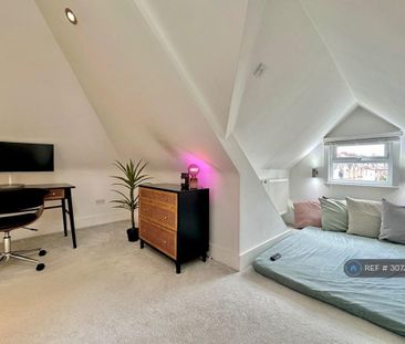 2 bedroom semi-detached house to rent - Photo 3