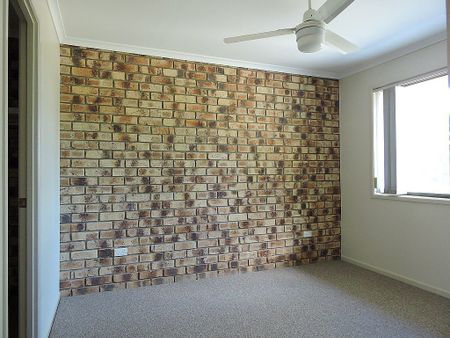 Great Location - Two Bedrooms plus Study Nook! - Photo 3