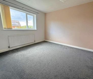 4 bedroom detached house to rent - Photo 3