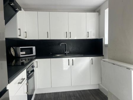 4 bedroom terraced house to rent - Photo 4