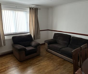 Room in a Shared House, Wilbraham Road, M14 - Photo 3