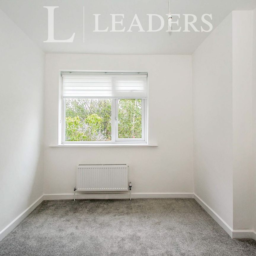 4 bedroom bungalow to rent Hamble Road, Oakdale, BH15 - Photo 1