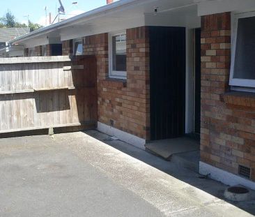 2/1171 Victoria Street - Photo 5