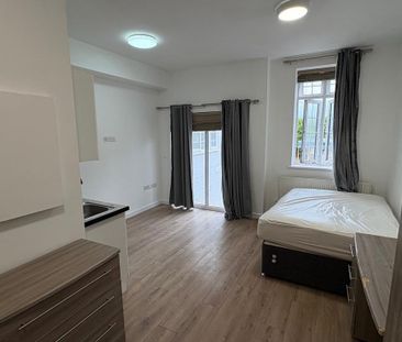 Studio to rent - Photo 6