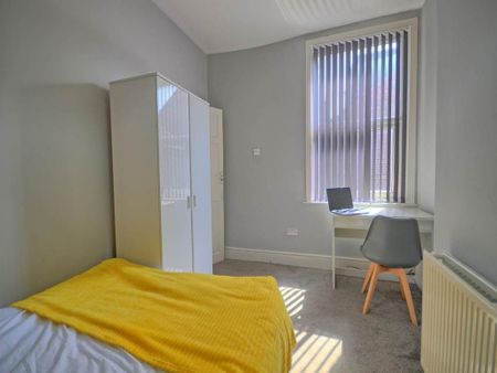 4 bedroom terraced house to rent - Photo 5