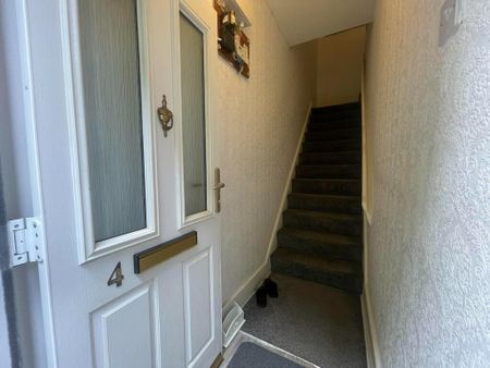 3 bedroom flat to rent - Photo 5