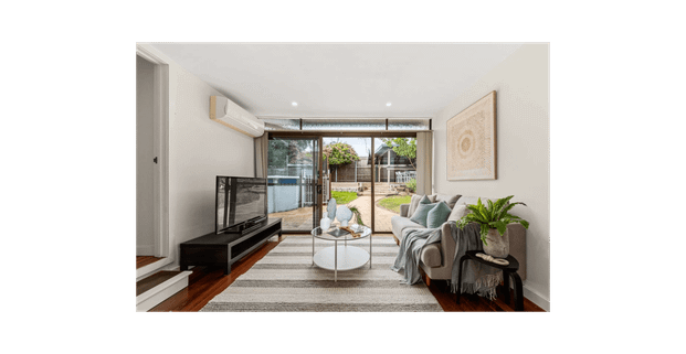 Modern 4 Bedroom Home - Photo 1