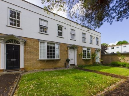 Tudor Lodge Road, Cheltenham, Gloucestershire, GL50 - Photo 3