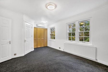 5 bedroom end of terrace house to rent - Photo 3