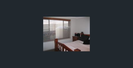 4 bedroom Family Home Ashworth Estate Kelso Avaliable 7/1/26!!!! - Photo 2