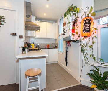 1 Bed Flat, Chantrey Road, SW9 - Photo 6