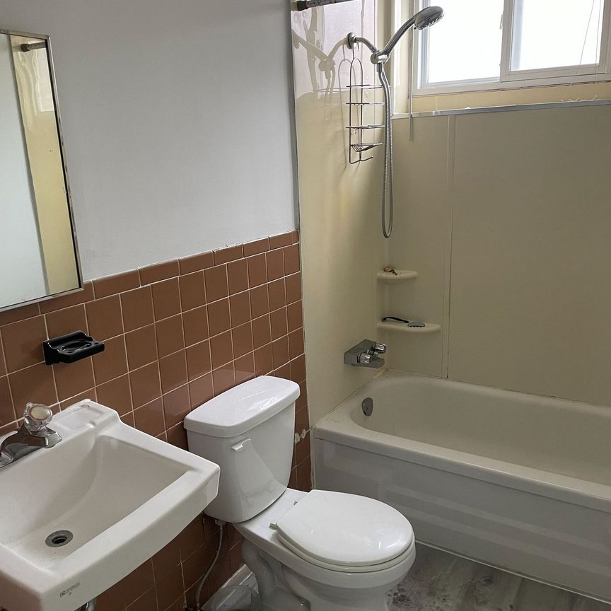 For Lease - 2365 Marine Drive Unit# 101, Oakville, Ontario - Photo 1