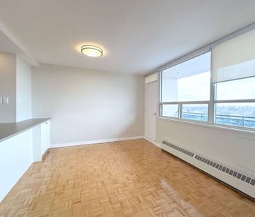 For Lease - 12 Rockford Road Unit# 902, Toronto, Ontario - Photo 2
