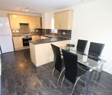 4 bedroom terraced house to rent - Photo 6