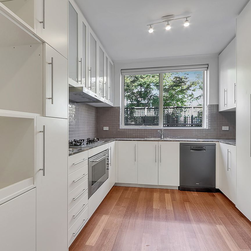 2/25 Mitford Street, St Kilda VIC 3182 - Apartment For Rent | Domain - Photo 1