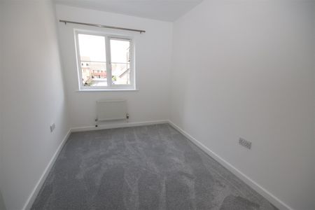 2 bedroom Apartment to let - Photo 4