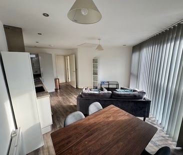 2 Bed Flat, Langworthy Road, M5 - Photo 2