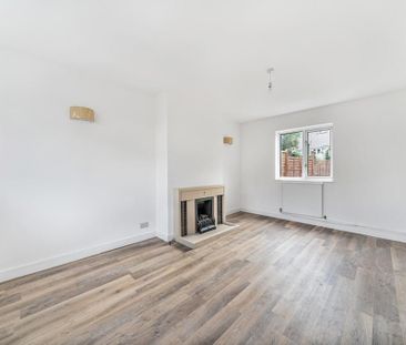 3 bedroom end of terrace house to rent - Photo 1