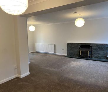 4 bedroom semi-detached house to rent - Photo 3